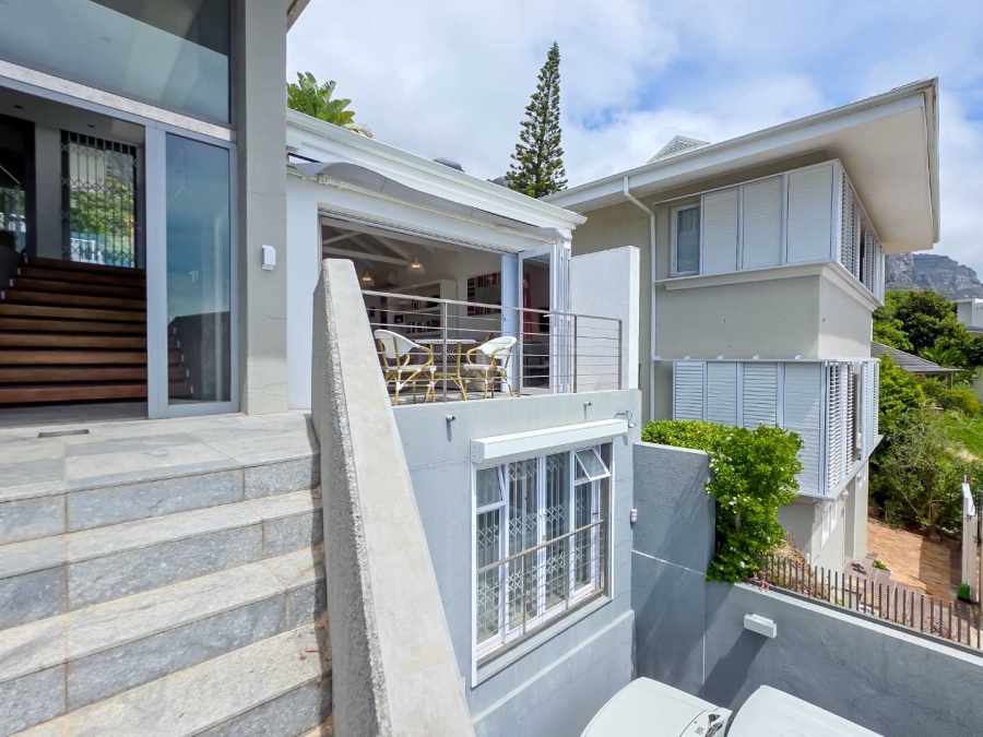 To Let 1 Bedroom Property for Rent in Camps Bay Western Cape